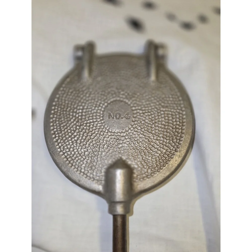 Vintage Vitantonio #4 Pizzelle Stove Top Iron